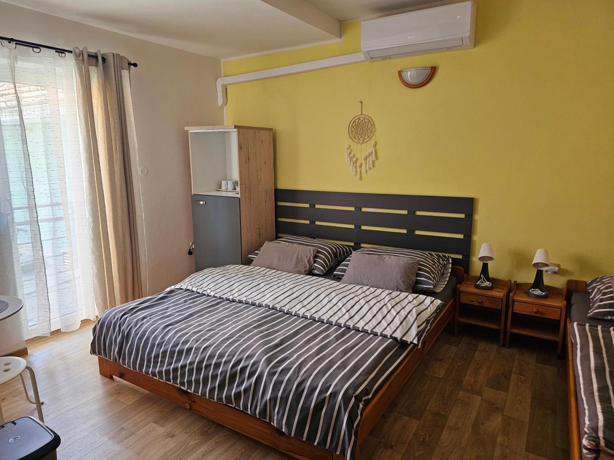 Penzion A Pizzerie Na Zalozne Kobyli ภายนอก รูปภาพ