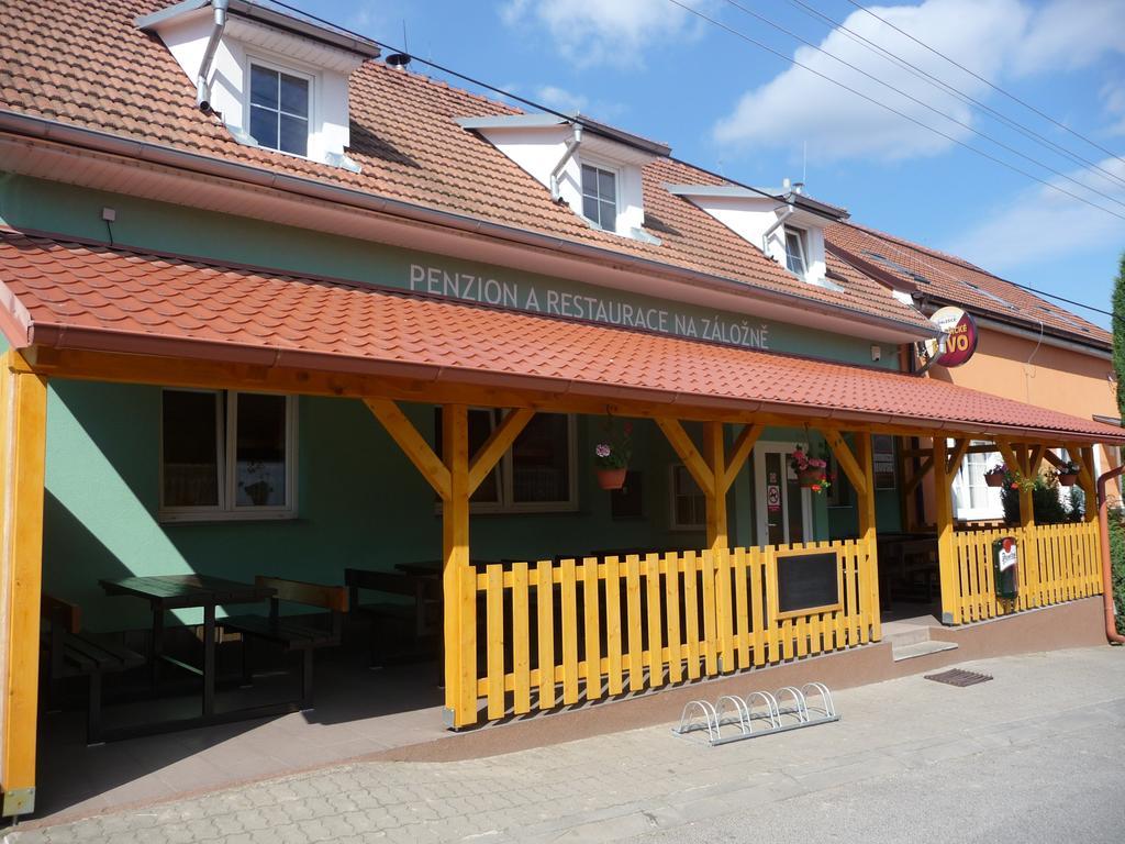 Penzion A Pizzerie Na Zalozne Kobyli ภายนอก รูปภาพ