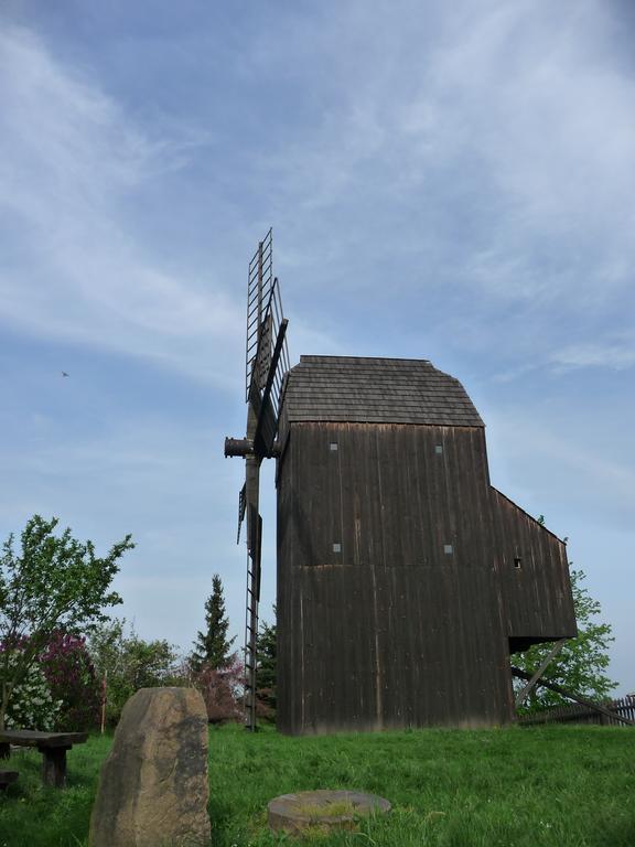 Penzion A Pizzerie Na Zalozne Kobyli ภายนอก รูปภาพ